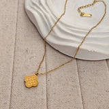 Poppy Pandent Necklace